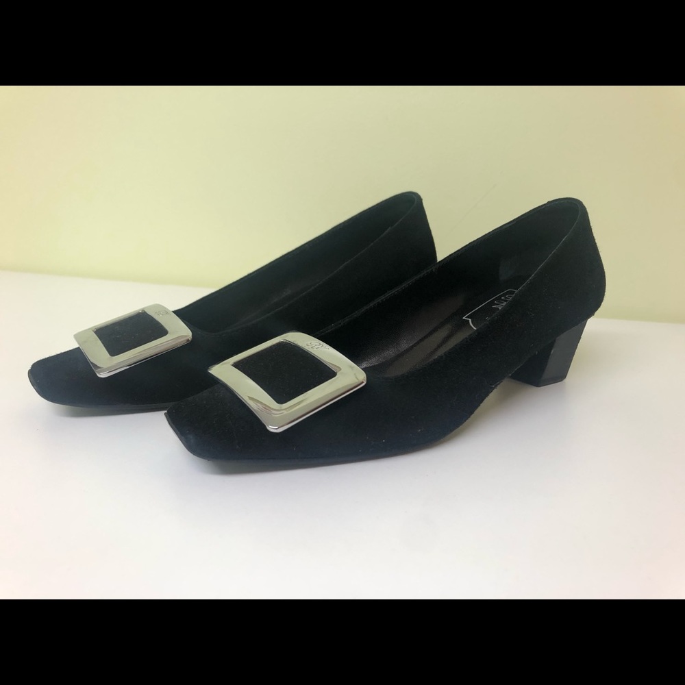 Suede leather pump in black Sz 35